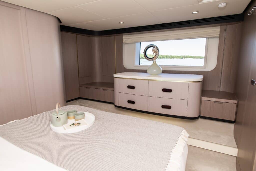 Alibaba 30 Master Cabin-min