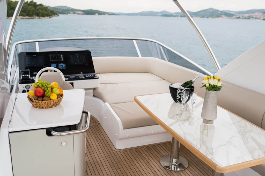 Mawi 16 Flybridge-min