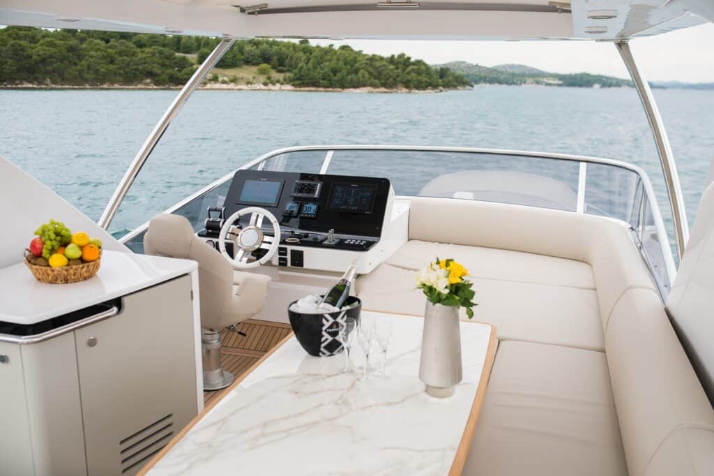 Mawi 19 Flybridge-min