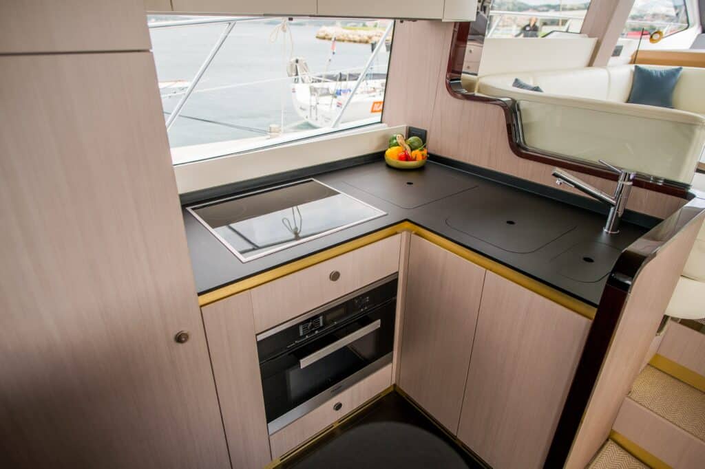 Mawi 32 Kitchen-min
