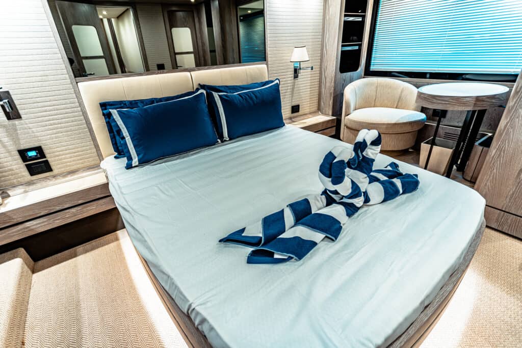 Azimut 66 Fatboy Master Cabin view
