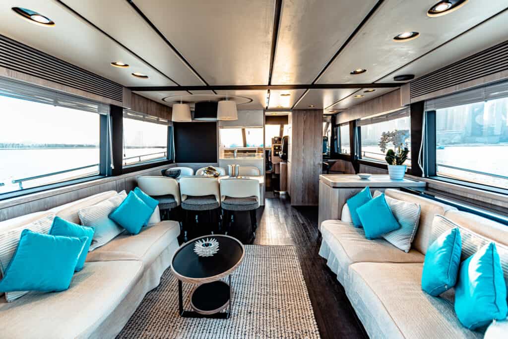 Azimut 66 Interior Salon (1)