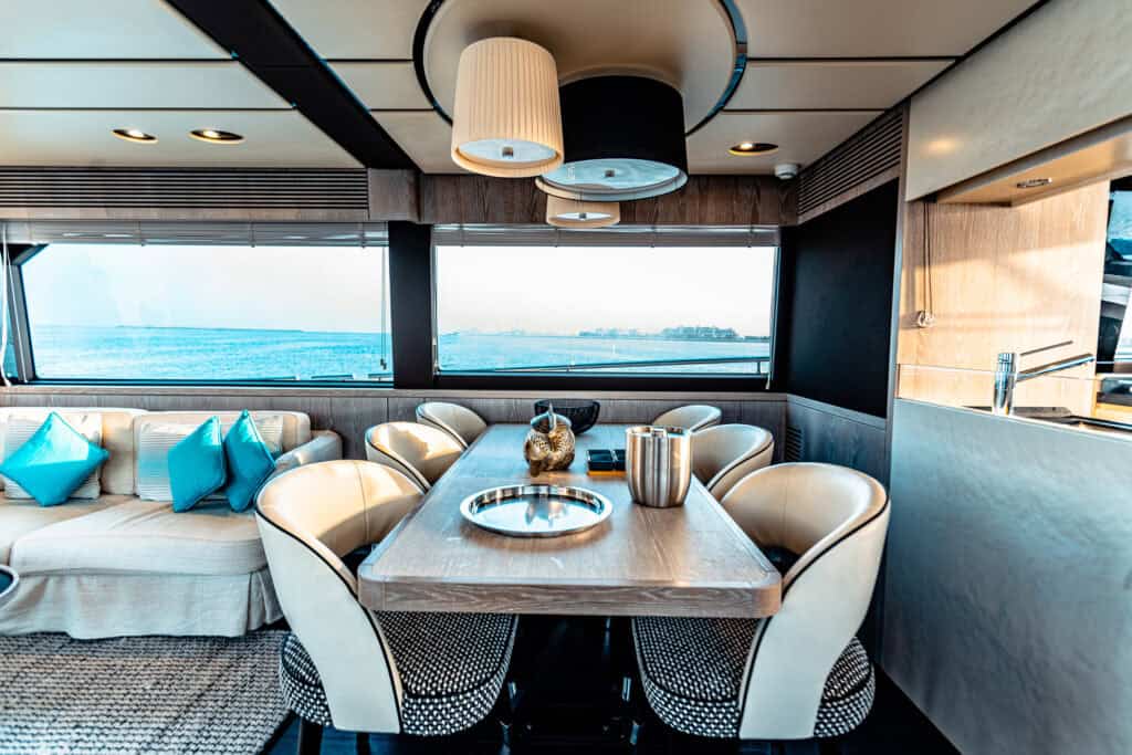 Azimut 66 Interior Salon (5)
