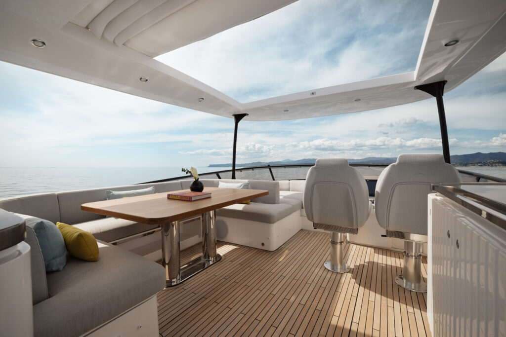 M66 Flybridge 3
