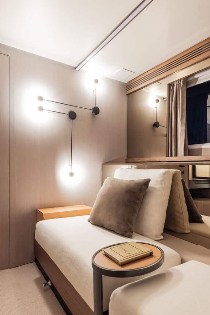 S7_Owner_Suite_Detail_1_Low_Res_2000