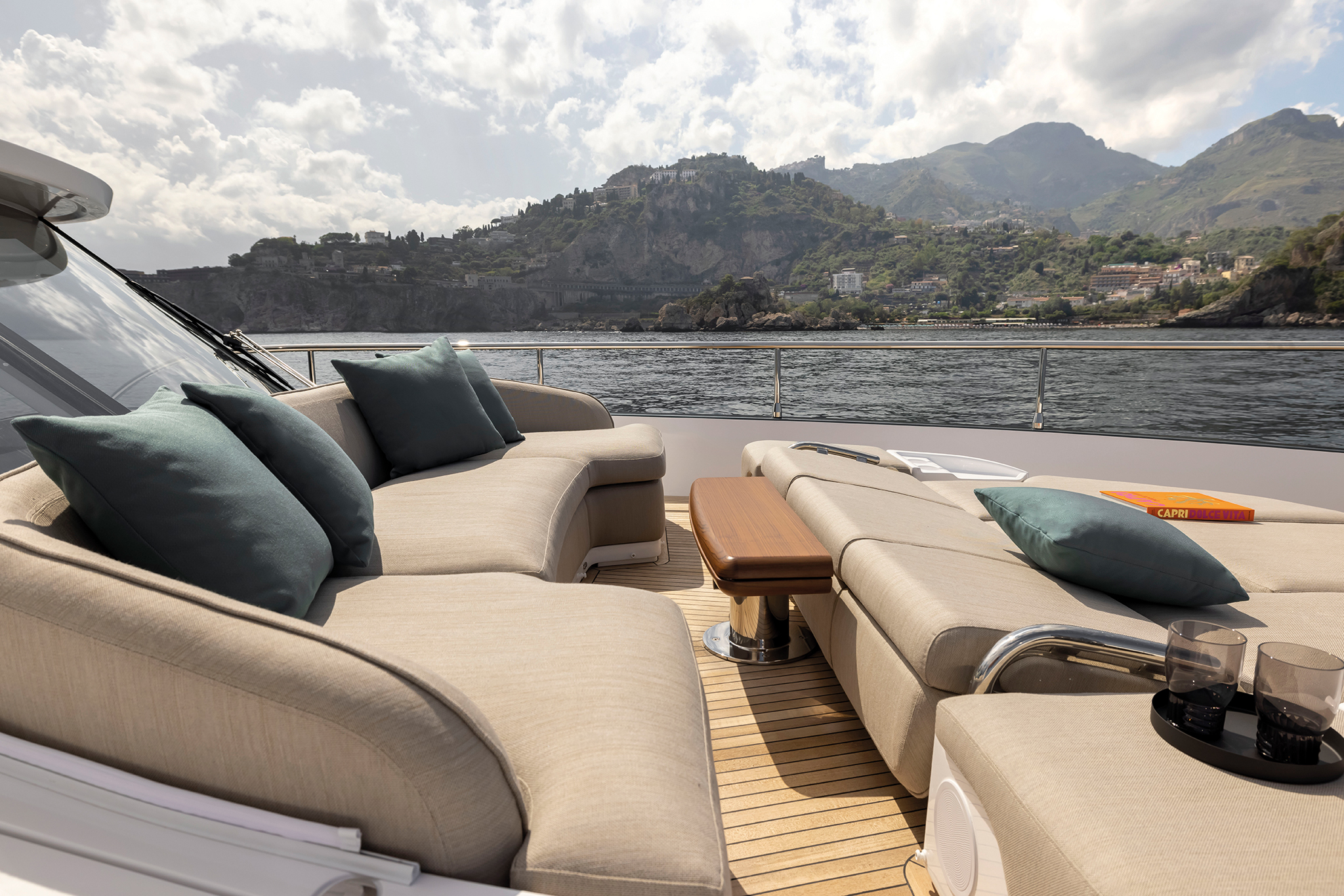 M60 Fore Lounge Area 5_Low res